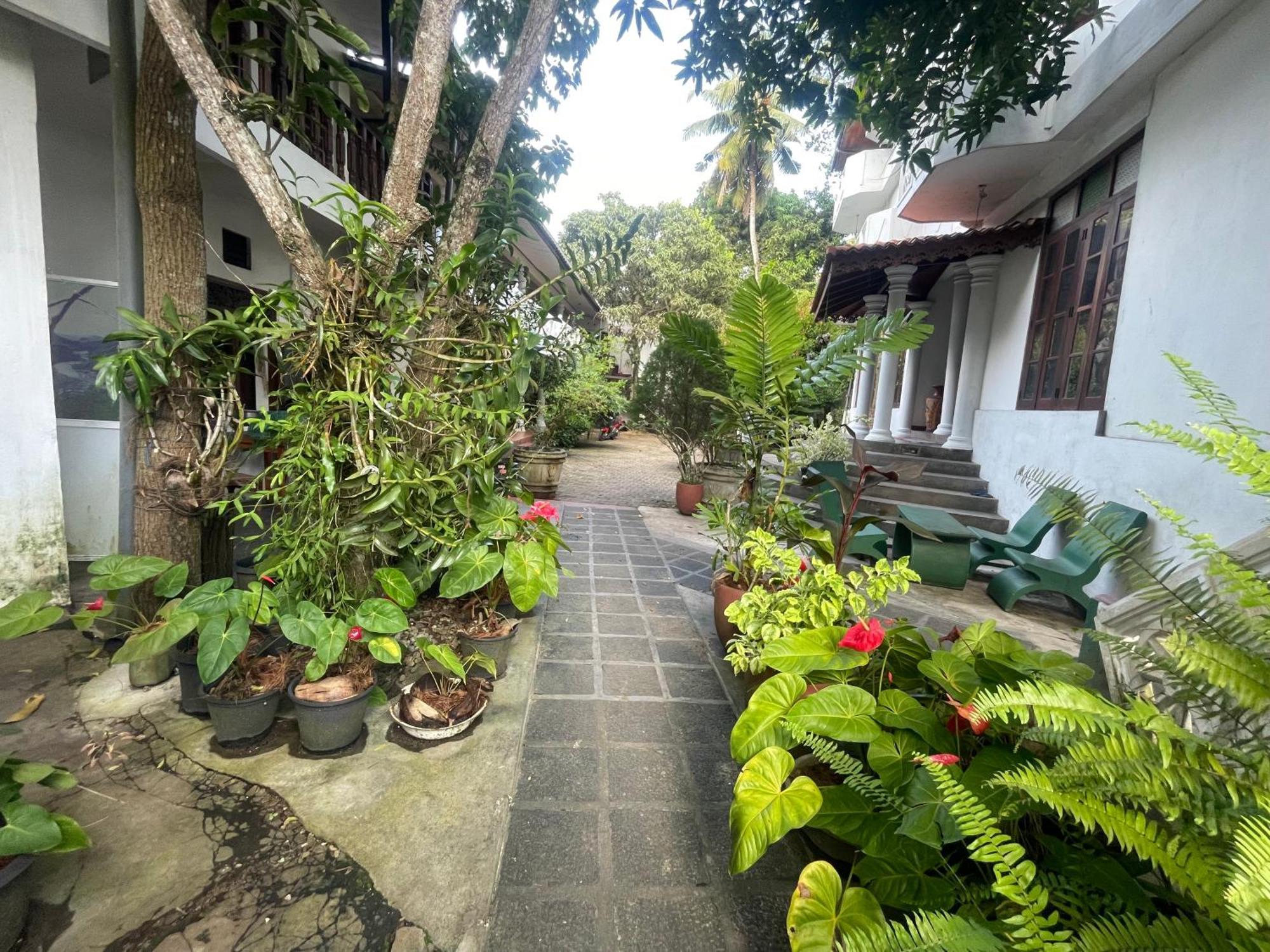 Serendipity Beach Unawatuna Bagian luar foto